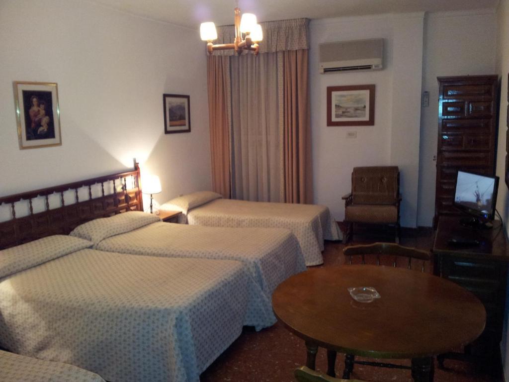 Hotel Rio Piscina Priego de Córdoba Oda fotoğraf